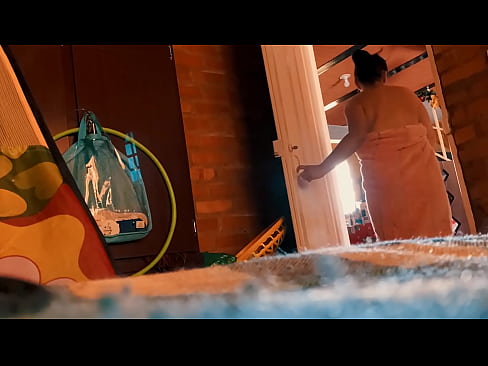 ❤️ Myn omke folget my yn 'e dûs, hy neukt my wylst ik dûs. ️❌ Kwaliteitsseks op fy.xlxxporno.ru ❌️