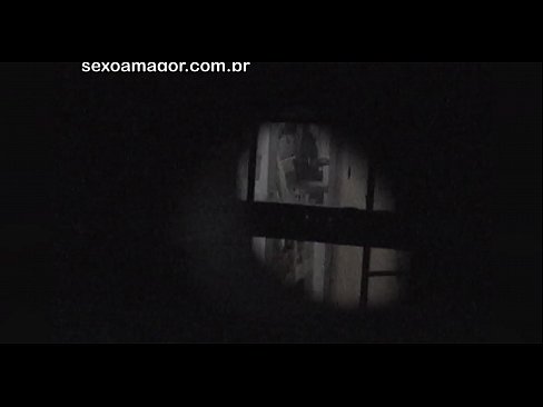 ❤️ Blondie wurdt yn it geheim op fideo opnommen troch in buertvoyeur ferburgen efter holle bakstiennen ️❌ Kwaliteitsseks op fy.xlxxporno.ru ❌️